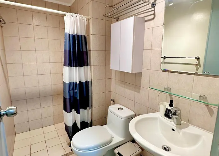 Apartment Modern Deluxe Staycation In Soho Central, Queen Bed, Netflix, Free Access To Pool *