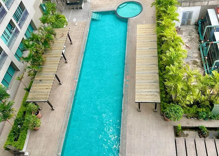 Apartment Modern Deluxe Staycation In Soho Central, Queen Bed, Netflix, Free Access To Pool Manila