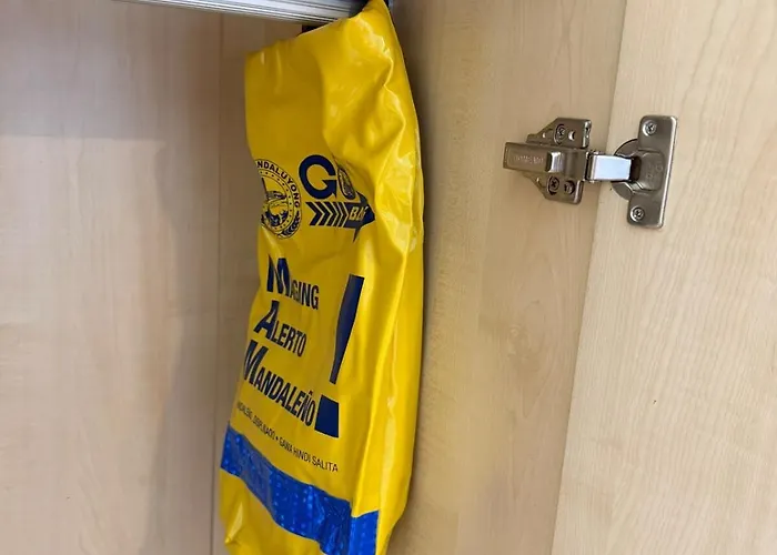 Modern Deluxe Staycation In Soho Central, Queen Bed, Netflix, Free Access To Pool Apartment